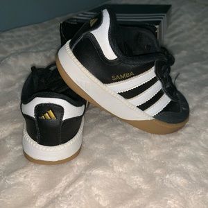 Sambas size 7.5